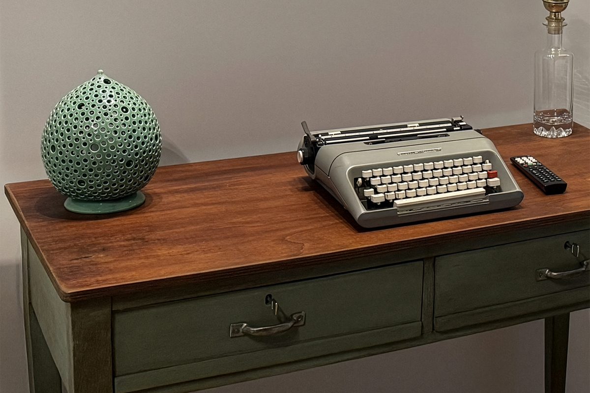 portico75_detail-desk